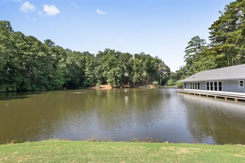 440 N Harbor Drive, Atlanta, Georgia 30328, 5 Bedrooms Bedrooms, ,3 BathroomsBathrooms,Residential,Sold,440 N Harbor Drive,6118535