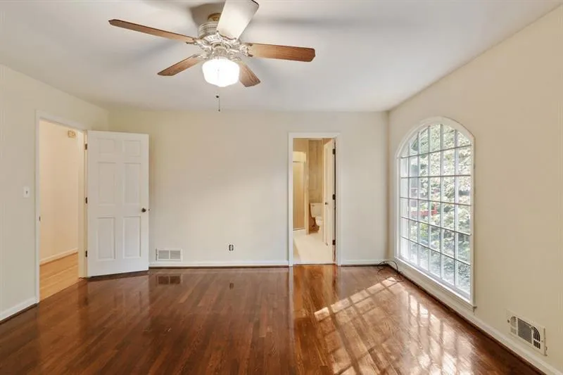 440 N Harbor Drive, Atlanta, Georgia 30328, 5 Bedrooms Bedrooms, ,3 BathroomsBathrooms,Residential,Sold,440 N Harbor Drive,6118535