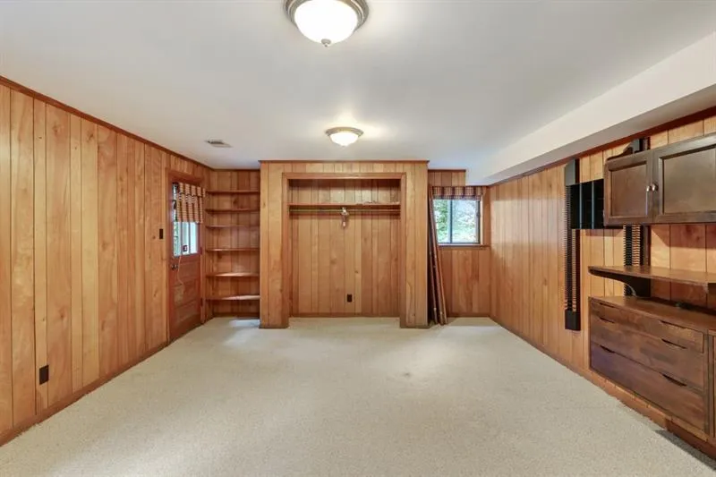 440 N Harbor Drive, Atlanta, Georgia 30328, 5 Bedrooms Bedrooms, ,3 BathroomsBathrooms,Residential,Sold,440 N Harbor Drive,6118535