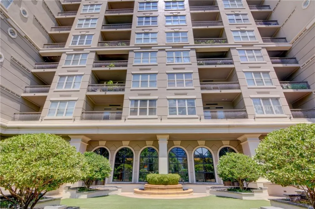 3334 Peachtree Road Ne Unit 1208, Atlanta, Georgia 30326, 2 Bedrooms Bedrooms, ,2 BathroomsBathrooms,Residential,For Sale,3334 Peachtree Road Ne Unit 1208,7615071