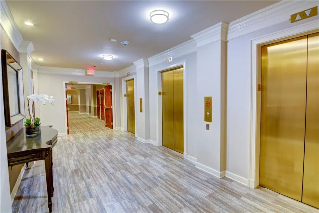 3334 Peachtree Road Ne Unit 1208, Atlanta, Georgia 30326, 2 Bedrooms Bedrooms, ,2 BathroomsBathrooms,Residential,For Sale,3334 Peachtree Road Ne Unit 1208,7615071