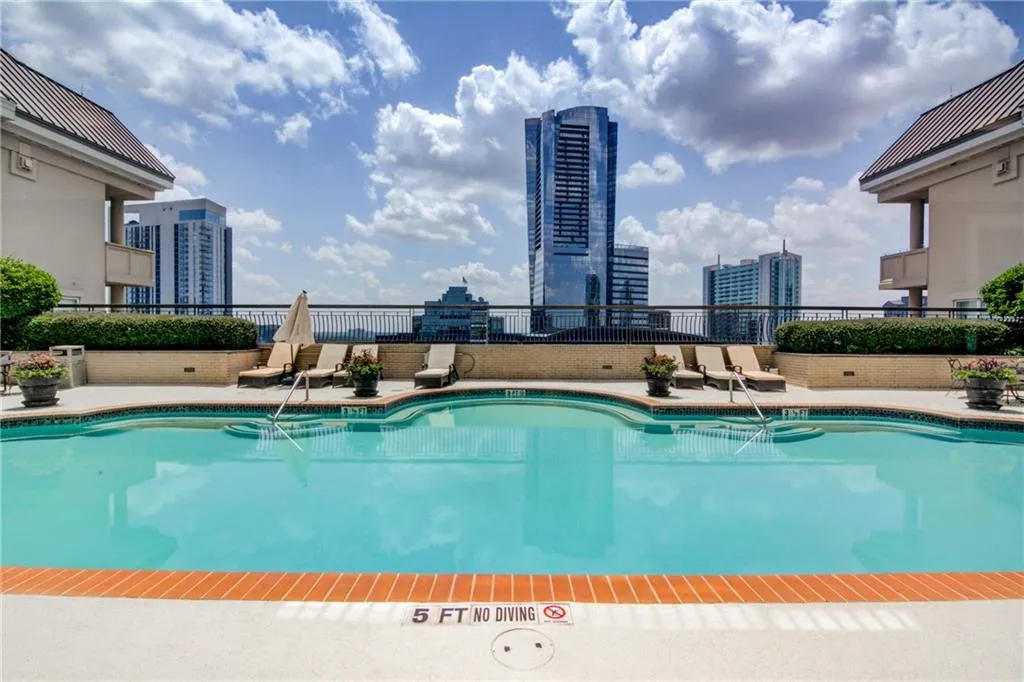 3334 Peachtree Road Ne Unit 1208, Atlanta, Georgia 30326, 2 Bedrooms Bedrooms, ,2 BathroomsBathrooms,Residential,For Sale,3334 Peachtree Road Ne Unit 1208,7615071