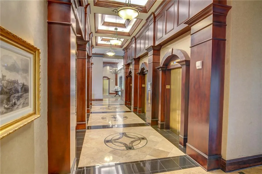 3334 Peachtree Road Ne Unit 1208, Atlanta, Georgia 30326, 2 Bedrooms Bedrooms, ,2 BathroomsBathrooms,Residential,For Sale,3334 Peachtree Road Ne Unit 1208,7615071