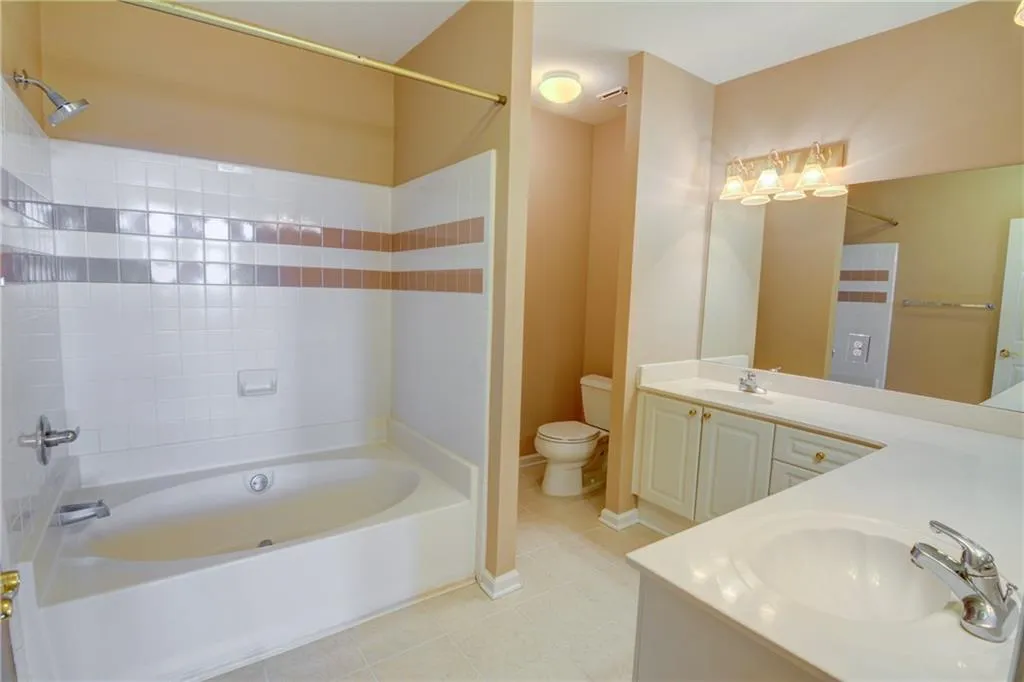 3334 Peachtree Road Ne Unit 1208, Atlanta, Georgia 30326, 2 Bedrooms Bedrooms, ,2 BathroomsBathrooms,Residential,For Sale,3334 Peachtree Road Ne Unit 1208,7615071