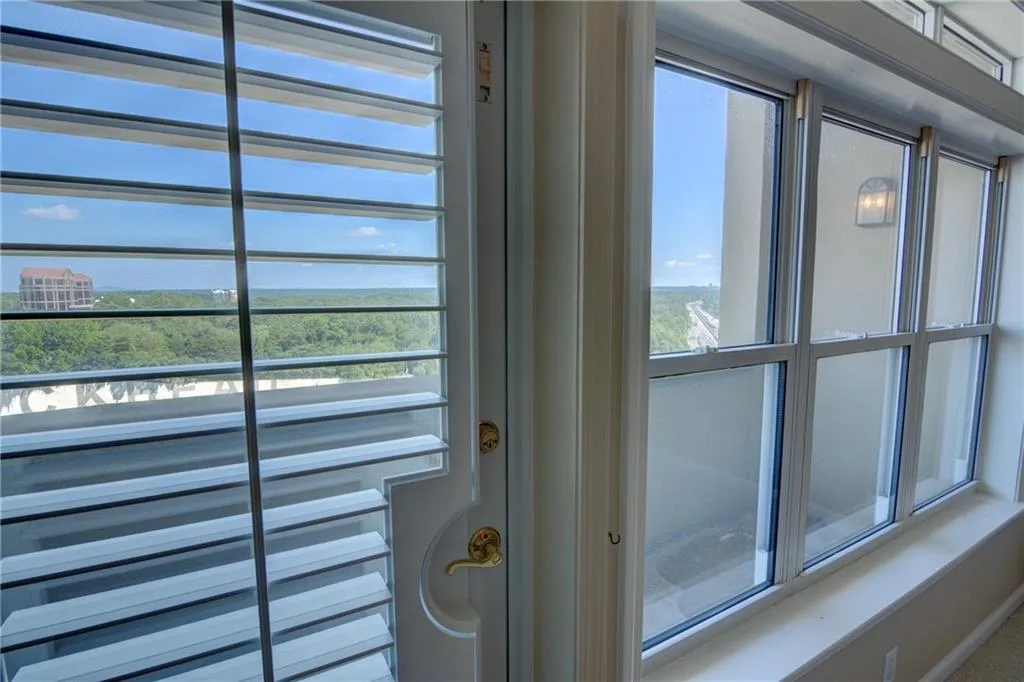 3334 Peachtree Road Ne Unit 1208, Atlanta, Georgia 30326, 2 Bedrooms Bedrooms, ,2 BathroomsBathrooms,Residential,For Sale,3334 Peachtree Road Ne Unit 1208,7615071