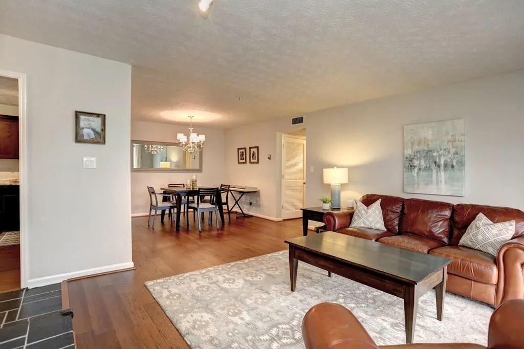 2901 Lenox Road Unit 610, Atlanta, Georgia 30324, 2 Bedrooms Bedrooms, ,2 BathroomsBathrooms,Residential,Sold,2901 Lenox Road Unit 610,5976419