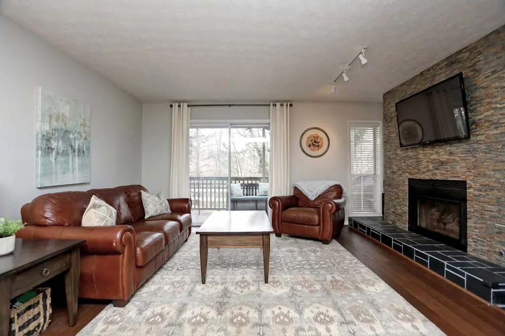 2901 Lenox Road Unit 610, Atlanta, Georgia 30324, 2 Bedrooms Bedrooms, ,2 BathroomsBathrooms,Residential,Sold,2901 Lenox Road Unit 610,5976419