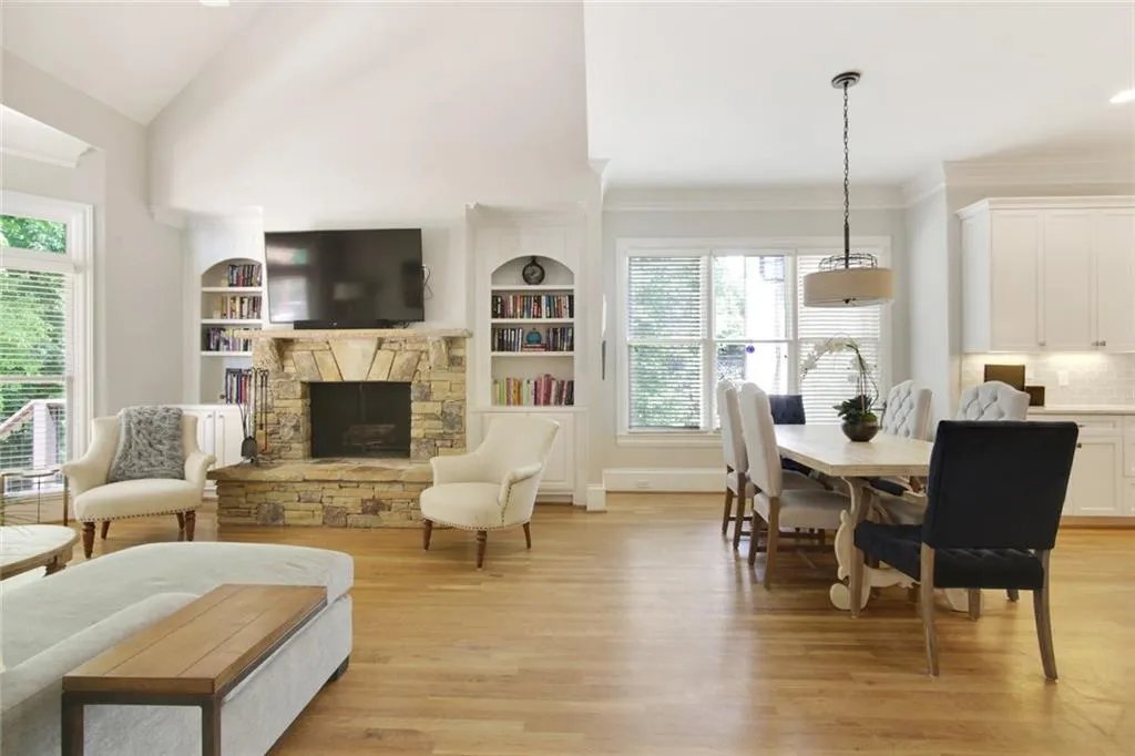 110 High Point Walk, Sandy Springs, Georgia 30342, 5 Bedrooms Bedrooms, ,4 BathroomsBathrooms,Residential,Sold,110 High Point Walk,6884148