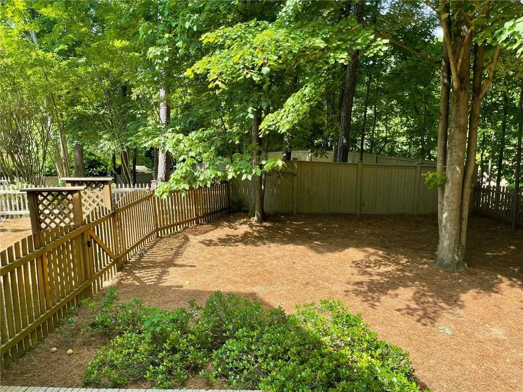 110 High Point Walk, Sandy Springs, Georgia 30342, 5 Bedrooms Bedrooms, ,4 BathroomsBathrooms,Residential,Sold,110 High Point Walk,6884148