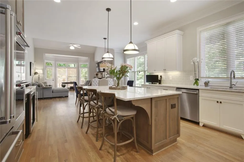 110 High Point Walk, Sandy Springs, Georgia 30342, 5 Bedrooms Bedrooms, ,4 BathroomsBathrooms,Residential,Sold,110 High Point Walk,6884148