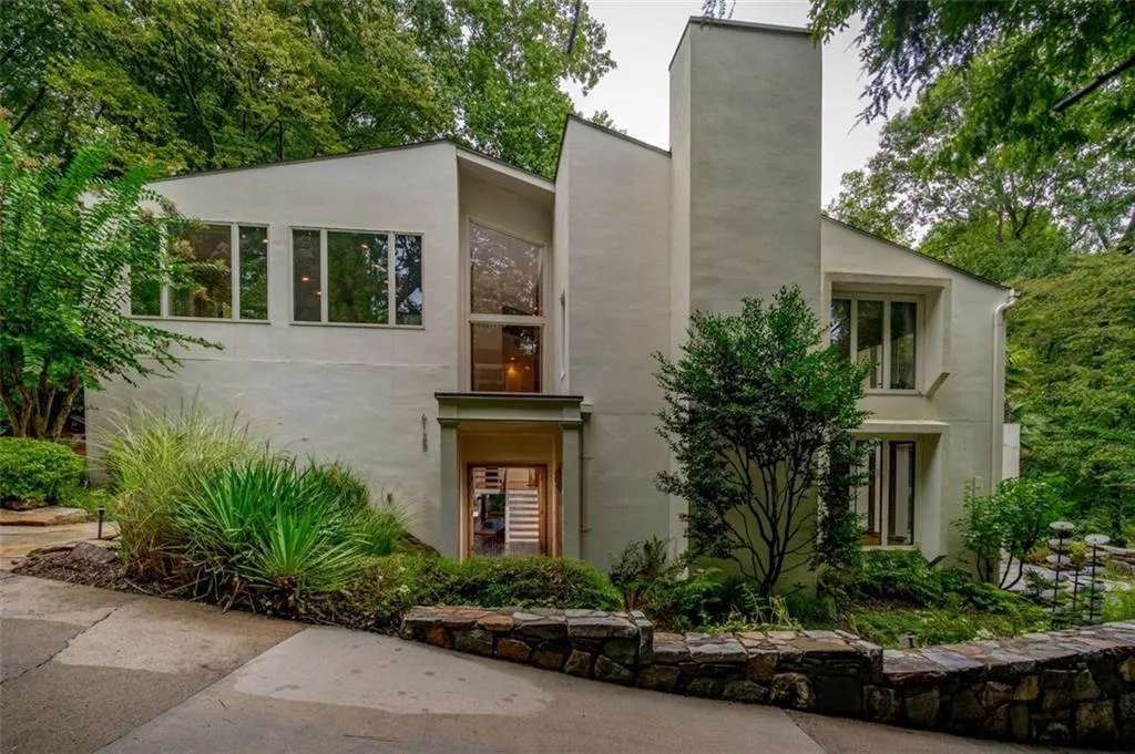 6125 River Chase Circle, Atlanta, Georgia 30328, 5 Bedrooms Bedrooms, ,3 BathroomsBathrooms,Residential,Sold,6125 River Chase Circle,6945203