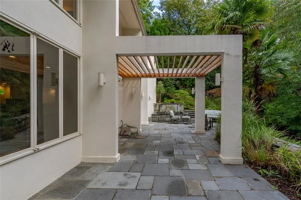 6125 River Chase Circle, Atlanta, Georgia 30328, 5 Bedrooms Bedrooms, ,3 BathroomsBathrooms,Residential,Sold,6125 River Chase Circle,6945203