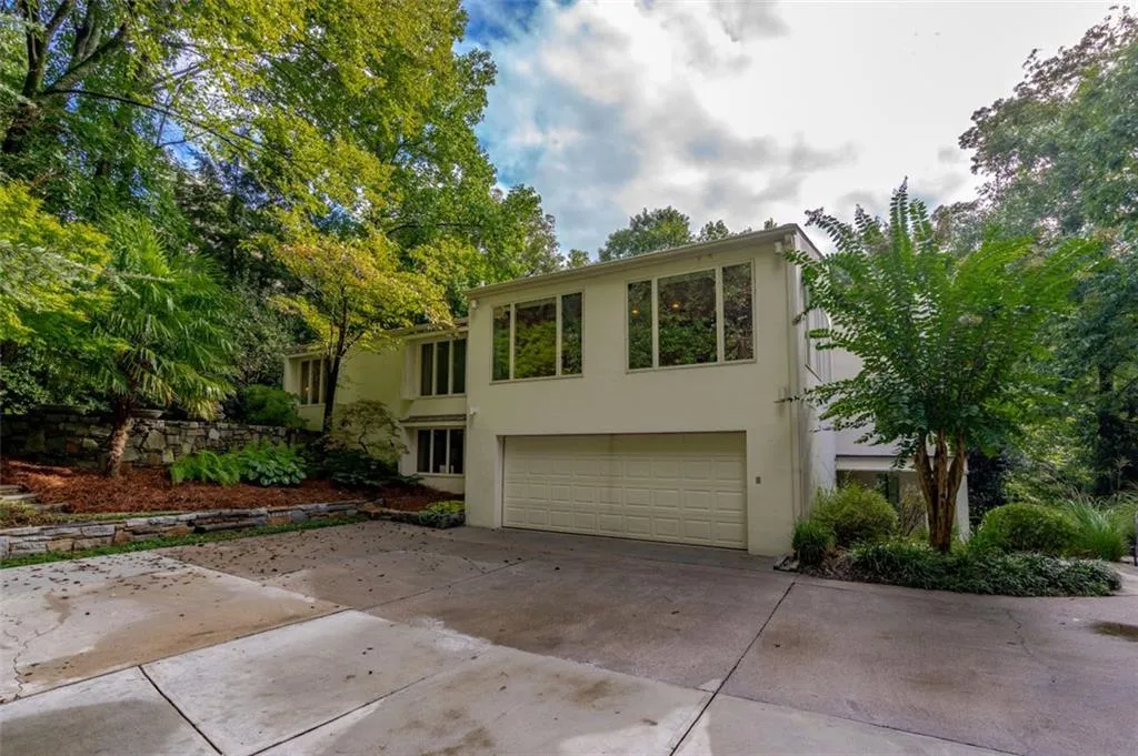 6125 River Chase Circle, Atlanta, Georgia 30328, 5 Bedrooms Bedrooms, ,3 BathroomsBathrooms,Residential,Sold,6125 River Chase Circle,6945203