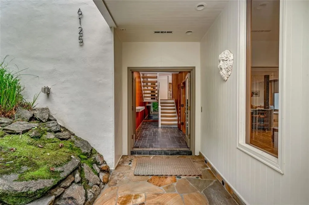 6125 River Chase Circle, Atlanta, Georgia 30328, 5 Bedrooms Bedrooms, ,3 BathroomsBathrooms,Residential,Sold,6125 River Chase Circle,6945203