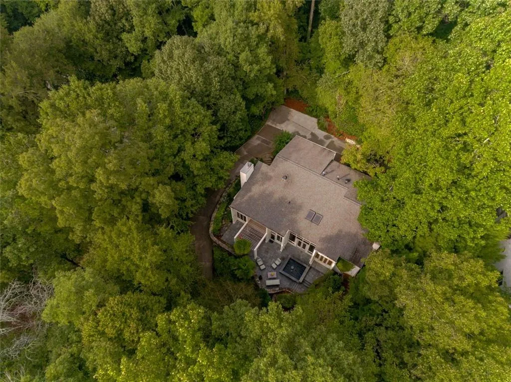 6125 River Chase Circle, Atlanta, Georgia 30328, 5 Bedrooms Bedrooms, ,3 BathroomsBathrooms,Residential,Sold,6125 River Chase Circle,6945203