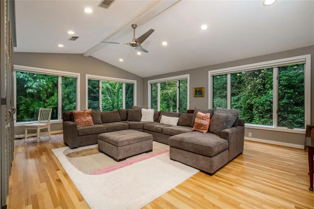 6125 River Chase Circle, Atlanta, Georgia 30328, 5 Bedrooms Bedrooms, ,3 BathroomsBathrooms,Residential,Sold,6125 River Chase Circle,6945203