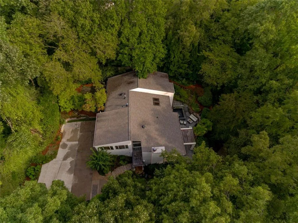 6125 River Chase Circle, Atlanta, Georgia 30328, 5 Bedrooms Bedrooms, ,3 BathroomsBathrooms,Residential,Sold,6125 River Chase Circle,6945203