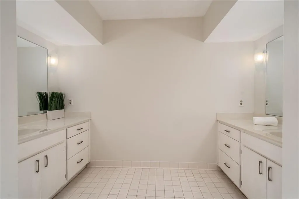 6125 River Chase Circle, Atlanta, Georgia 30328, 5 Bedrooms Bedrooms, ,3 BathroomsBathrooms,Residential,Sold,6125 River Chase Circle,6945203