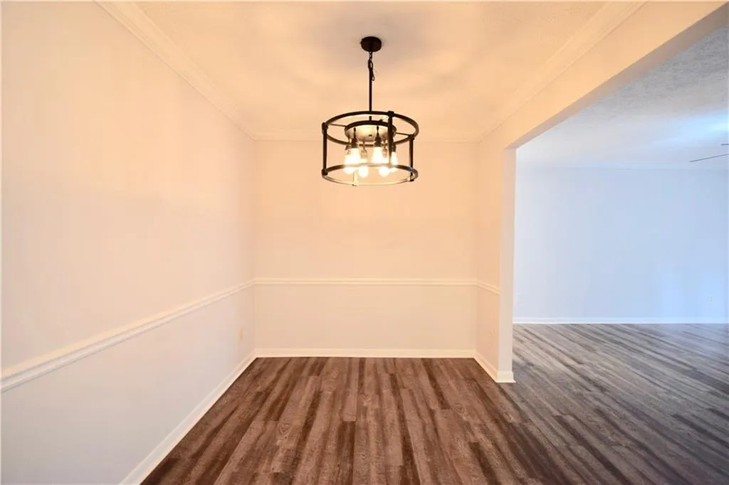 5143 Roswell Road Unit 9/43, Sandy Springs, Georgia 30342, 2 Bedrooms Bedrooms, ,1 BathroomBathrooms,Residential,Sold,5143 Roswell Road Unit 9/43,7021339