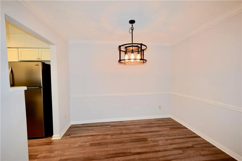 5143 Roswell Road Unit 9/43, Sandy Springs, Georgia 30342, 2 Bedrooms Bedrooms, ,1 BathroomBathrooms,Residential,Sold,5143 Roswell Road Unit 9/43,7021339