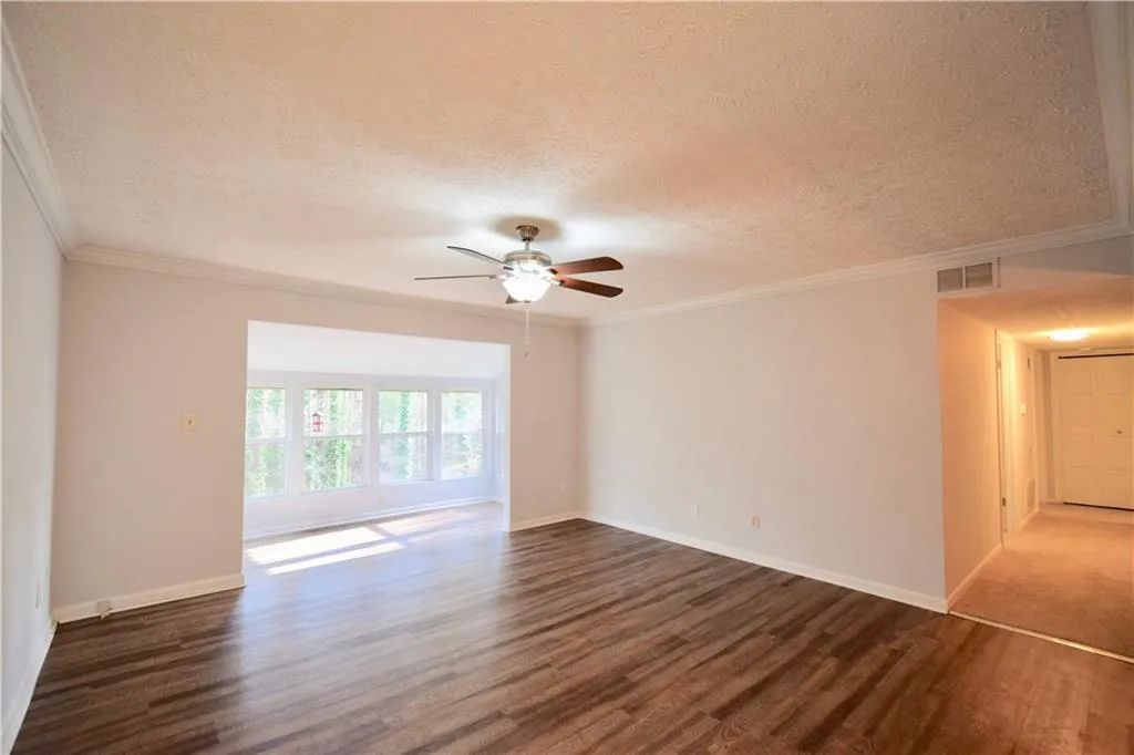 5143 Roswell Road Unit 9/43, Sandy Springs, Georgia 30342, 2 Bedrooms Bedrooms, ,1 BathroomBathrooms,Residential,Sold,5143 Roswell Road Unit 9/43,7021339