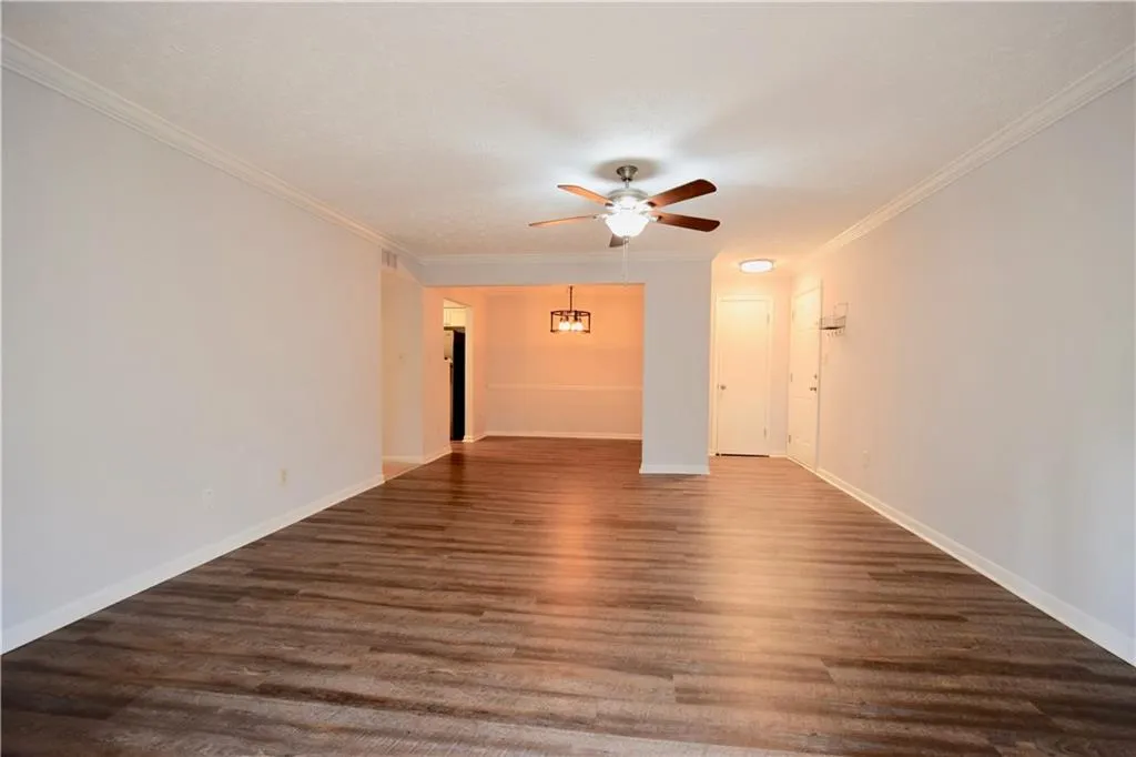 5143 Roswell Road Unit 9/43, Sandy Springs, Georgia 30342, 2 Bedrooms Bedrooms, ,1 BathroomBathrooms,Residential,Sold,5143 Roswell Road Unit 9/43,7021339