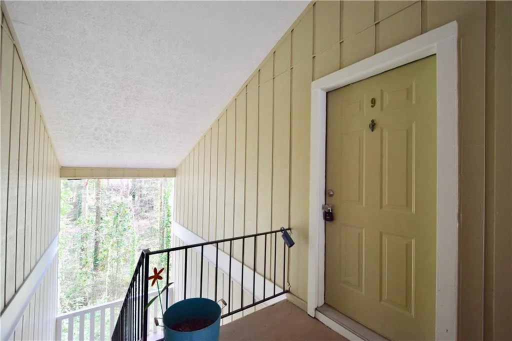 5143 Roswell Road Unit 9/43, Sandy Springs, Georgia 30342, 2 Bedrooms Bedrooms, ,1 BathroomBathrooms,Residential,Sold,5143 Roswell Road Unit 9/43,7021339