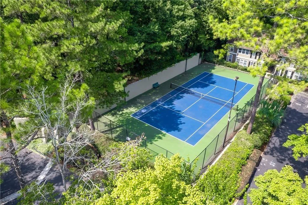 5143 Roswell Road Unit 9/43, Sandy Springs, Georgia 30342, 2 Bedrooms Bedrooms, ,1 BathroomBathrooms,Residential,Sold,5143 Roswell Road Unit 9/43,7021339