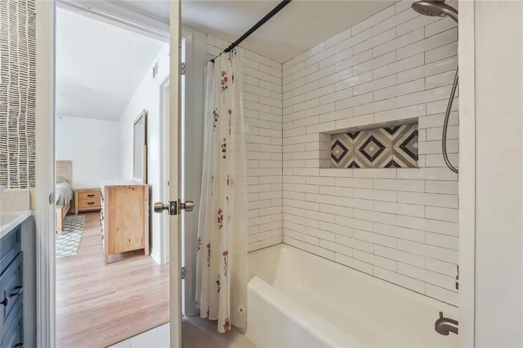 6851 Roswell Road Unit A-3, Sandy Springs, Georgia 30328, 2 Bedrooms Bedrooms, ,2 BathroomsBathrooms,Residential,For Sale,6851 Roswell Road Unit A-3,7653463