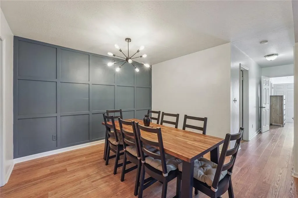 6851 Roswell Road Unit A-3, Sandy Springs, Georgia 30328, 2 Bedrooms Bedrooms, ,2 BathroomsBathrooms,Residential,For Sale,6851 Roswell Road Unit A-3,7653463