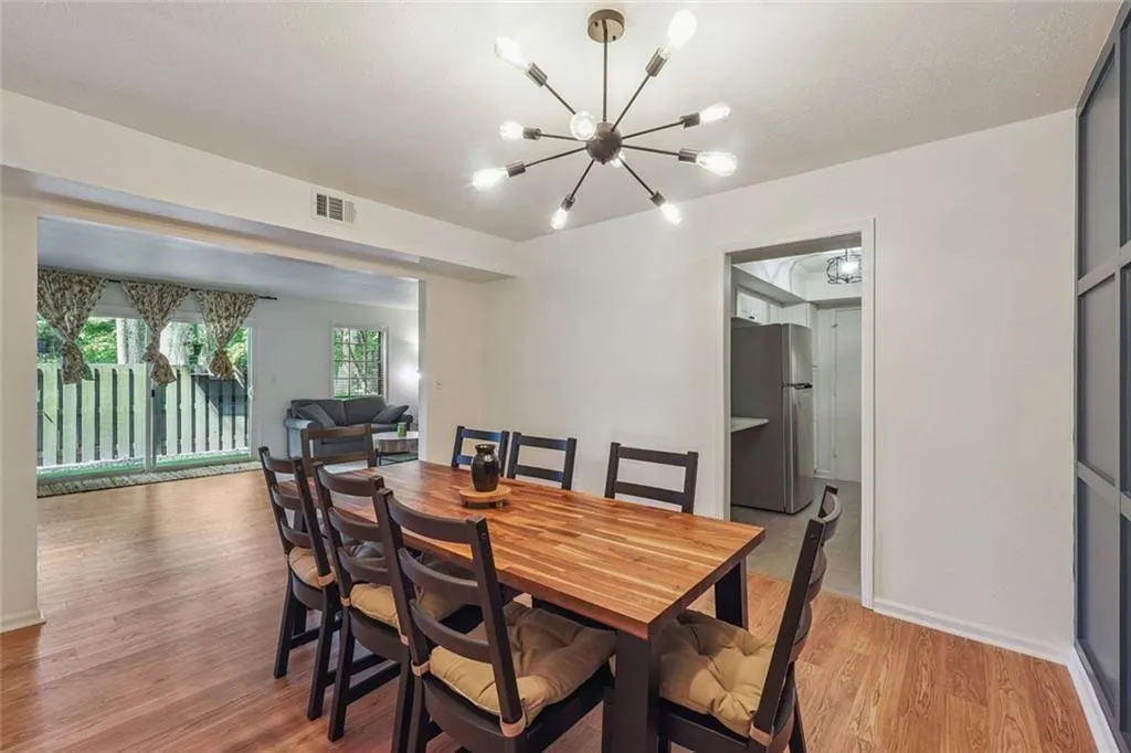 6851 Roswell Road Unit A-3, Sandy Springs, Georgia 30328, 2 Bedrooms Bedrooms, ,2 BathroomsBathrooms,Residential,For Sale,6851 Roswell Road Unit A-3,7653463