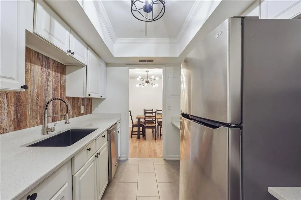 6851 Roswell Road Unit A-3, Sandy Springs, Georgia 30328, 2 Bedrooms Bedrooms, ,2 BathroomsBathrooms,Residential,For Sale,6851 Roswell Road Unit A-3,7653463