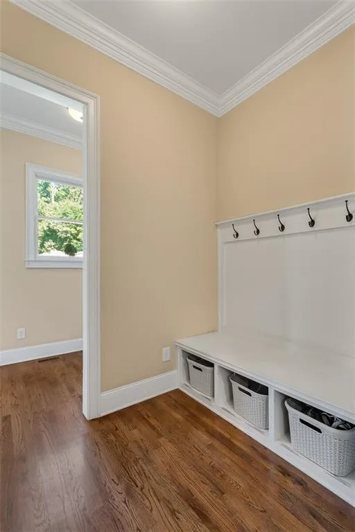 410 Tavern Circle, Sandy Springs, Georgia 30350, 5 Bedrooms Bedrooms, ,4 BathroomsBathrooms,Residential,Sold,410 Tavern Circle,6945355