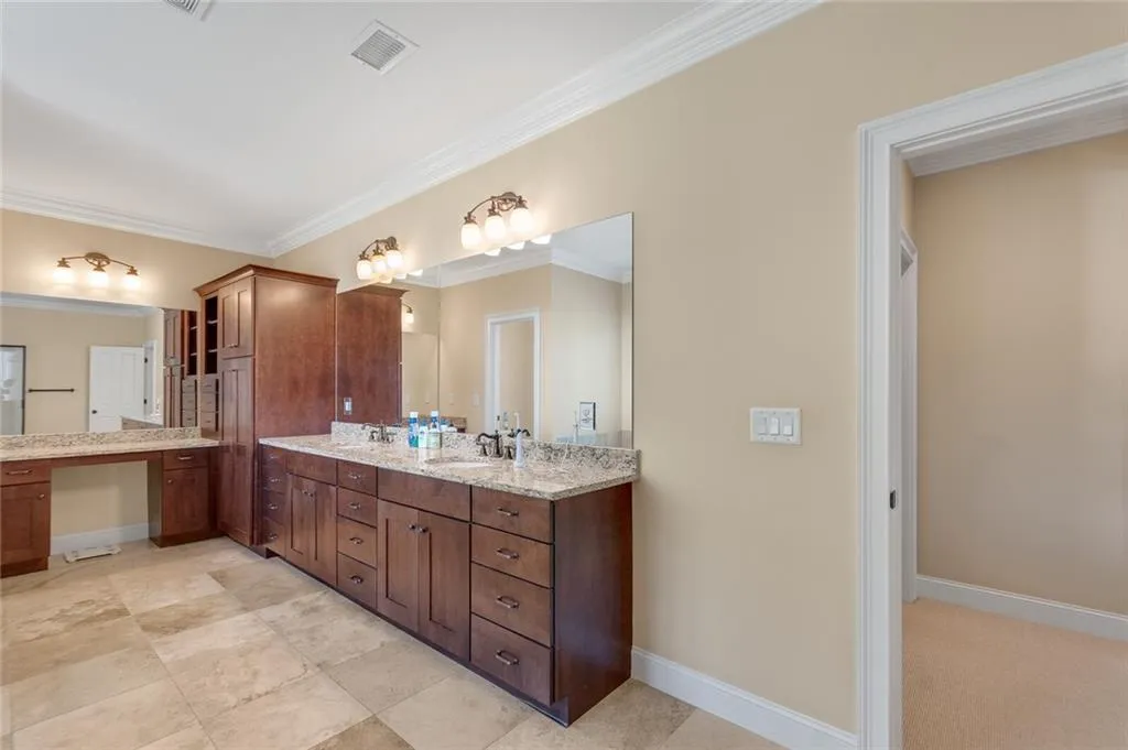 410 Tavern Circle, Sandy Springs, Georgia 30350, 5 Bedrooms Bedrooms, ,4 BathroomsBathrooms,Residential,Sold,410 Tavern Circle,6945355