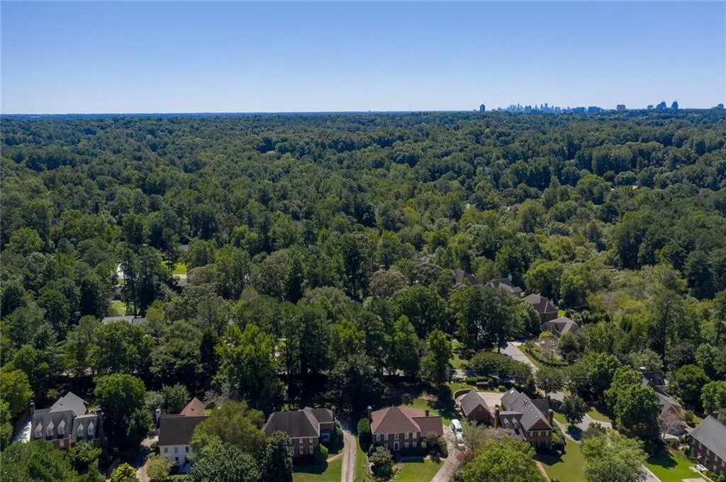 410 Tavern Circle, Sandy Springs, Georgia 30350, 5 Bedrooms Bedrooms, ,4 BathroomsBathrooms,Residential,Sold,410 Tavern Circle,6945355