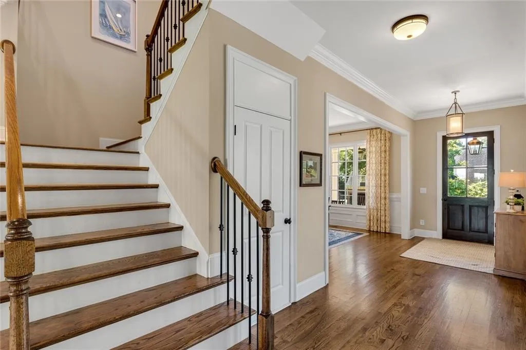 410 Tavern Circle, Sandy Springs, Georgia 30350, 5 Bedrooms Bedrooms, ,4 BathroomsBathrooms,Residential,Sold,410 Tavern Circle,6945355