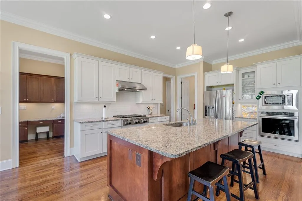410 Tavern Circle, Sandy Springs, Georgia 30350, 5 Bedrooms Bedrooms, ,4 BathroomsBathrooms,Residential,Sold,410 Tavern Circle,6945355