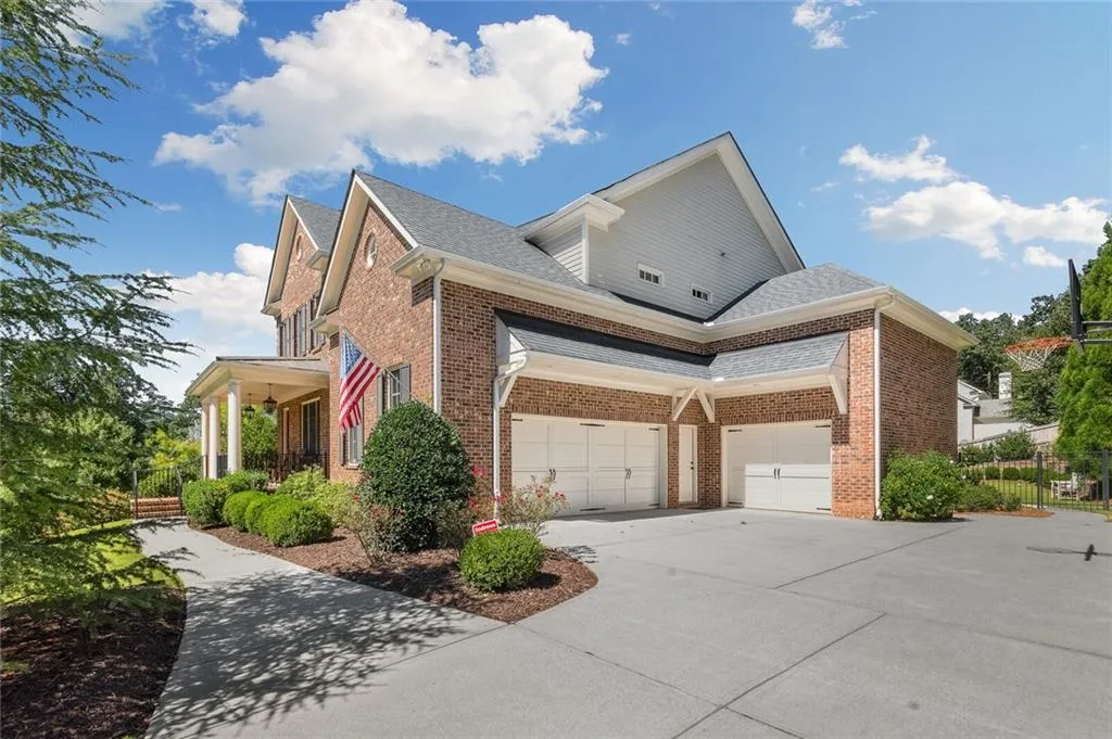 410 Tavern Circle, Sandy Springs, Georgia 30350, 5 Bedrooms Bedrooms, ,4 BathroomsBathrooms,Residential,Sold,410 Tavern Circle,6945355