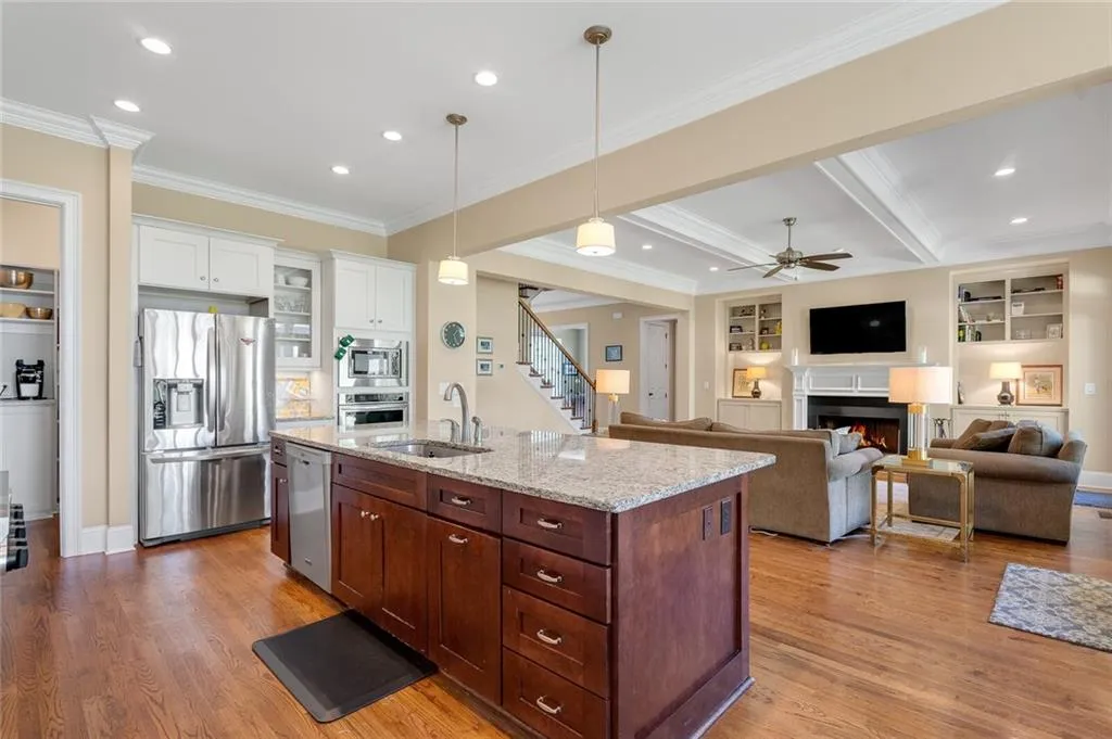 410 Tavern Circle, Sandy Springs, Georgia 30350, 5 Bedrooms Bedrooms, ,4 BathroomsBathrooms,Residential,Sold,410 Tavern Circle,6945355