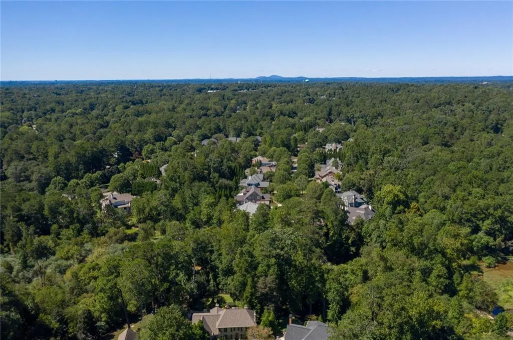 410 Tavern Circle, Sandy Springs, Georgia 30350, 5 Bedrooms Bedrooms, ,4 BathroomsBathrooms,Residential,Sold,410 Tavern Circle,6945355