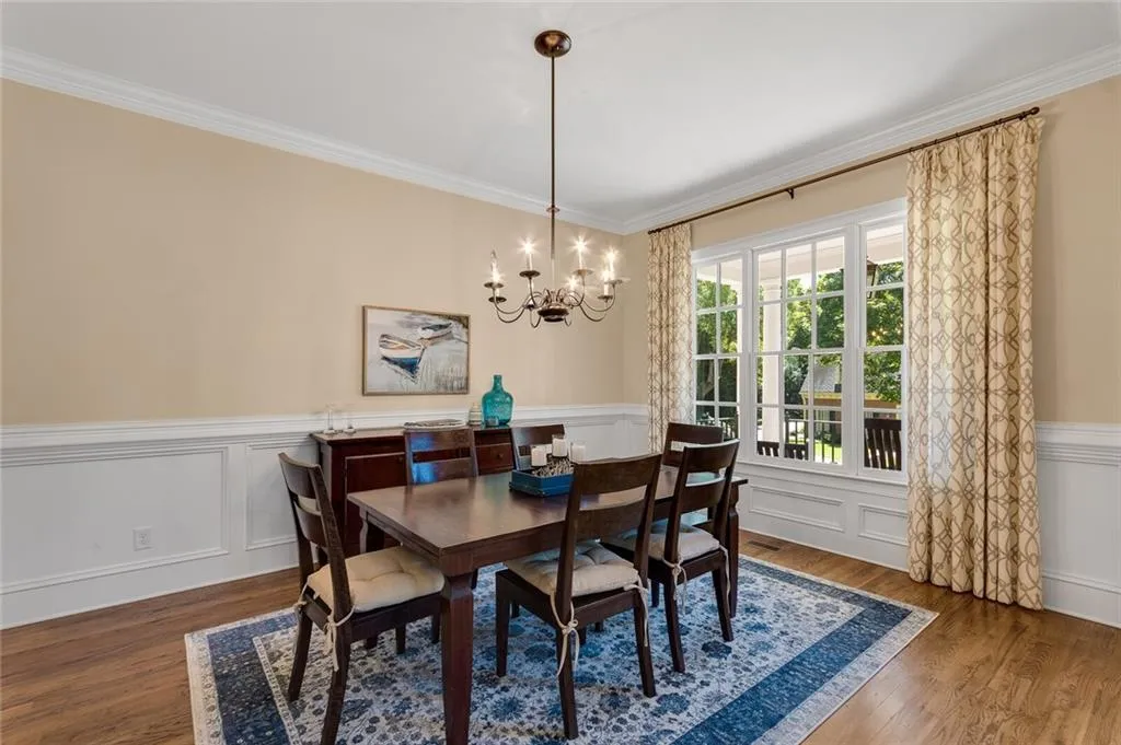 410 Tavern Circle, Sandy Springs, Georgia 30350, 5 Bedrooms Bedrooms, ,4 BathroomsBathrooms,Residential,Sold,410 Tavern Circle,6945355