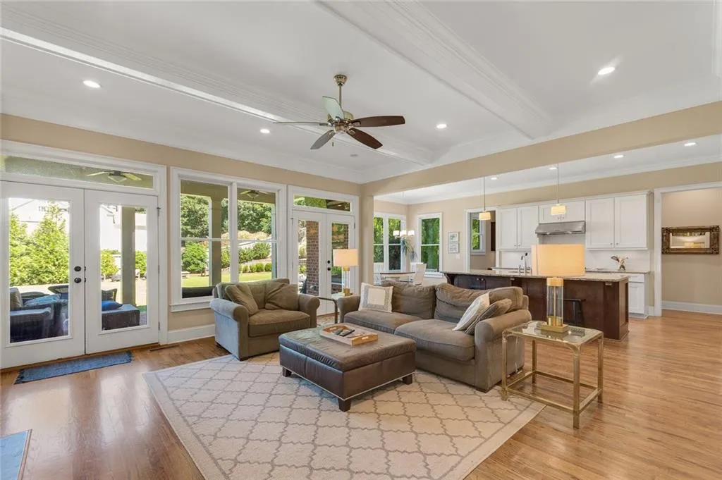 410 Tavern Circle, Sandy Springs, Georgia 30350, 5 Bedrooms Bedrooms, ,4 BathroomsBathrooms,Residential,Sold,410 Tavern Circle,6945355