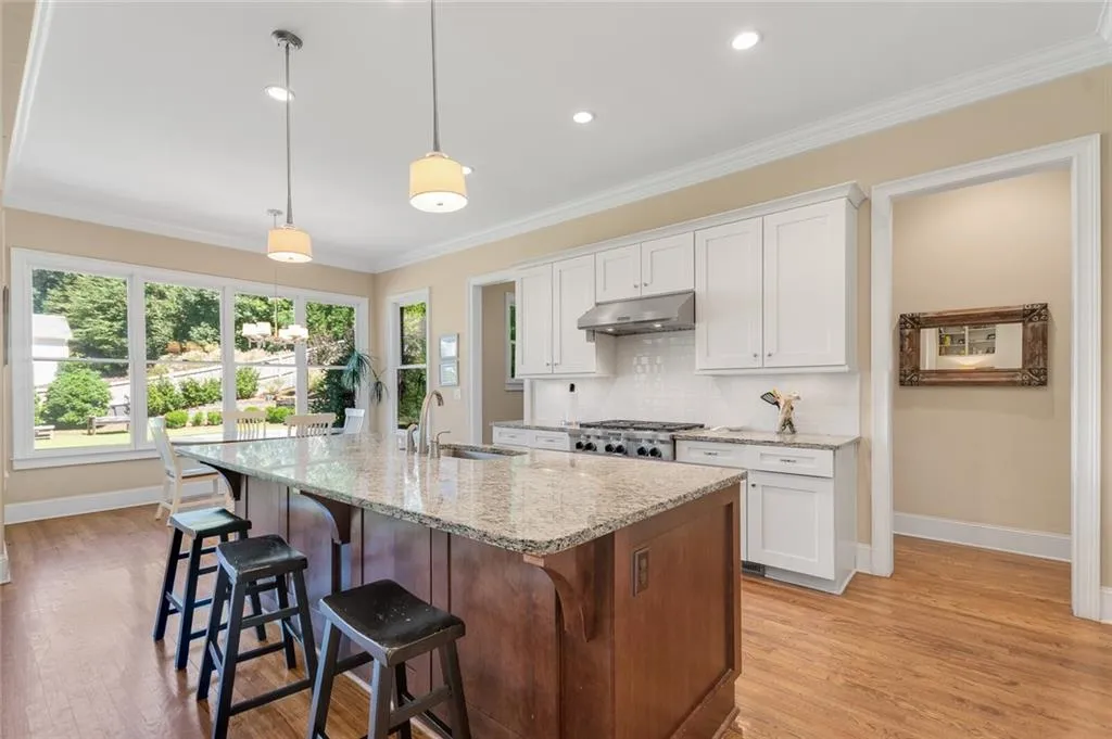 410 Tavern Circle, Sandy Springs, Georgia 30350, 5 Bedrooms Bedrooms, ,4 BathroomsBathrooms,Residential,Sold,410 Tavern Circle,6945355