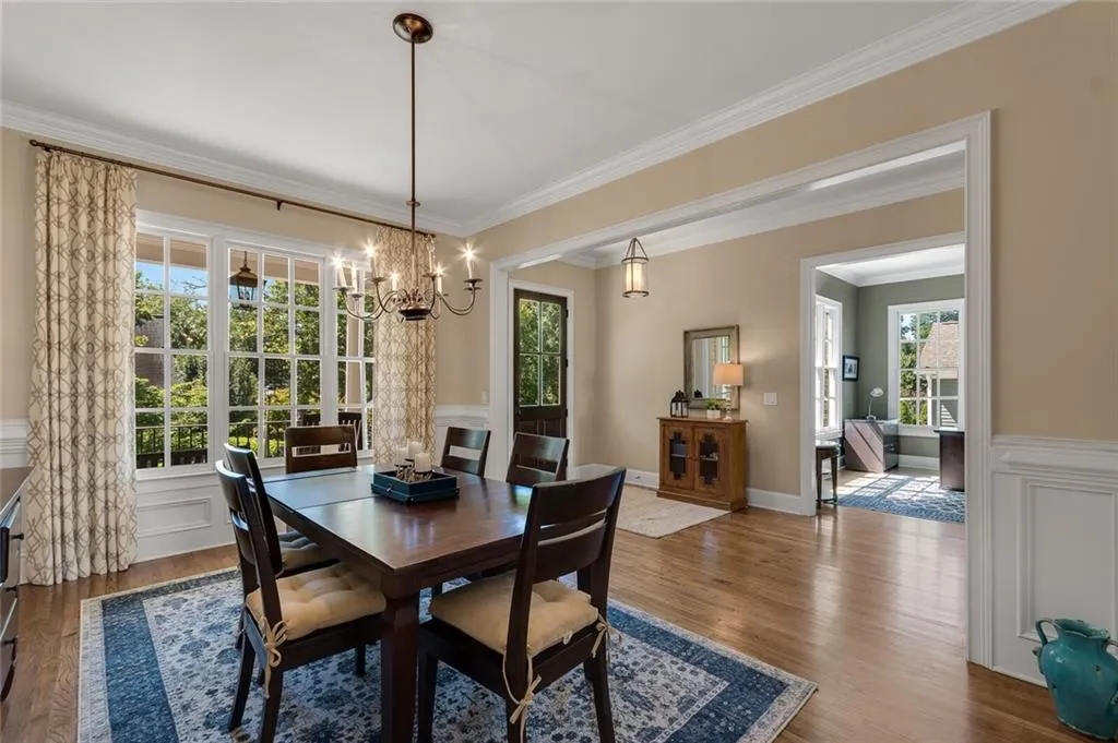 410 Tavern Circle, Sandy Springs, Georgia 30350, 5 Bedrooms Bedrooms, ,4 BathroomsBathrooms,Residential,Sold,410 Tavern Circle,6945355