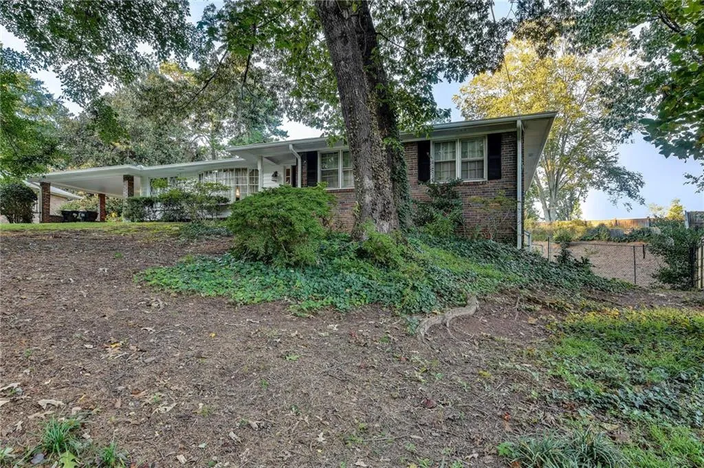 576 Lorell Terrace Ne, Atlanta, Georgia 30328, 4 Bedrooms Bedrooms, ,3 BathroomsBathrooms,Residential,Sold,576 Lorell Terrace Ne,6948679