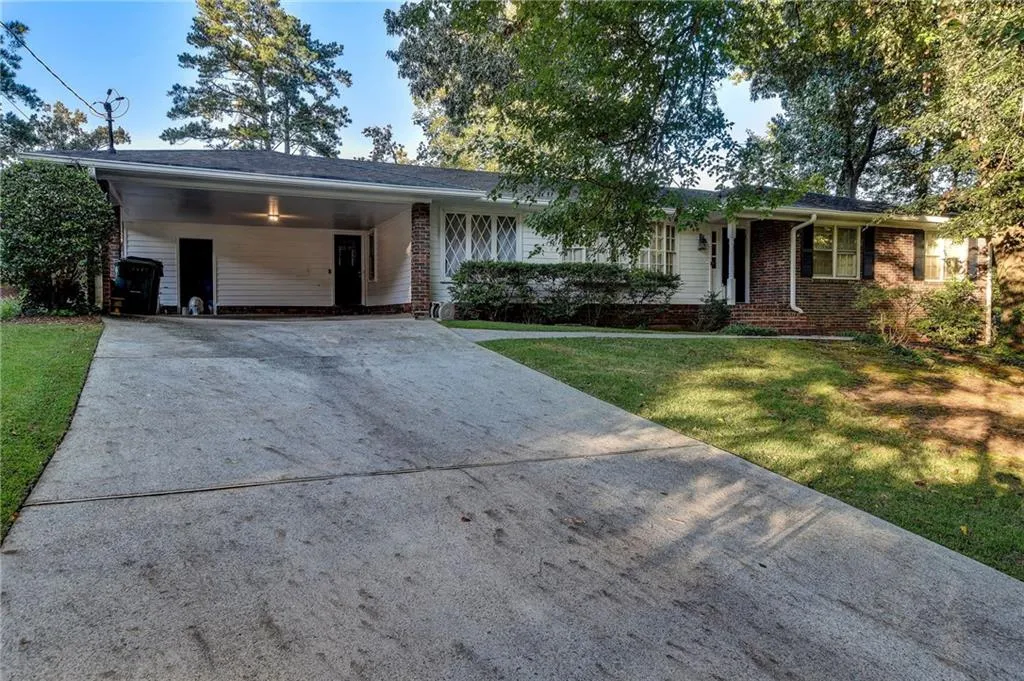 576 Lorell Terrace Ne, Atlanta, Georgia 30328, 4 Bedrooms Bedrooms, ,3 BathroomsBathrooms,Residential,Sold,576 Lorell Terrace Ne,6948679