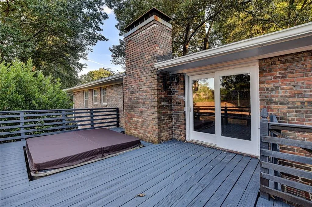 576 Lorell Terrace Ne, Atlanta, Georgia 30328, 4 Bedrooms Bedrooms, ,3 BathroomsBathrooms,Residential,Sold,576 Lorell Terrace Ne,6948679