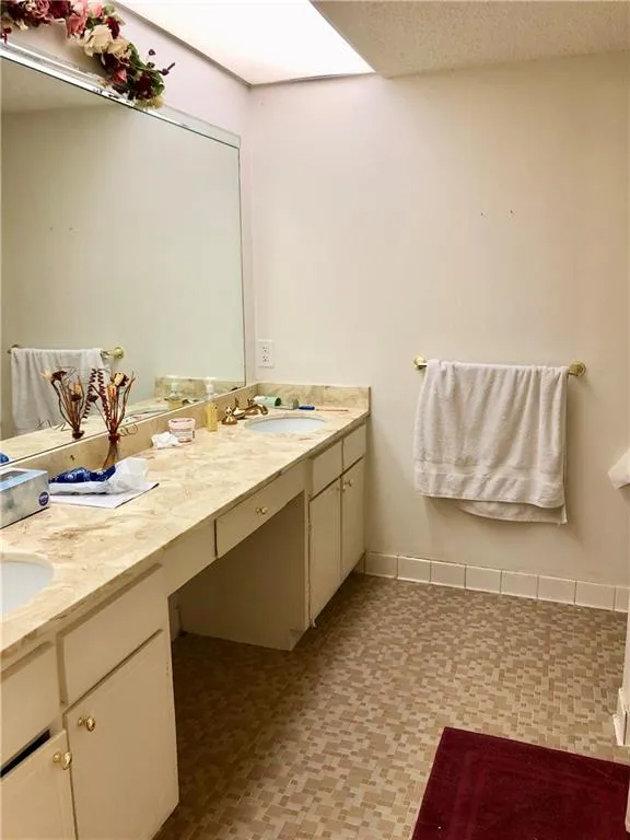 6851 Roswell Road Unit H20, Sandy Springs, Georgia 30328, 3 Bedrooms Bedrooms, ,2 BathroomsBathrooms,Residential,Sold,6851 Roswell Road Unit H20,6554580