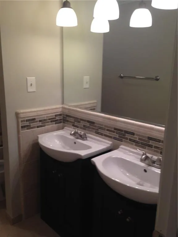 7750 Roswell Road Unit 7c, Atlanta, Georgia 30350, 2 Bedrooms Bedrooms, ,1 BathroomBathrooms,Residential,Sold,7750 Roswell Road Unit 7c,5767760