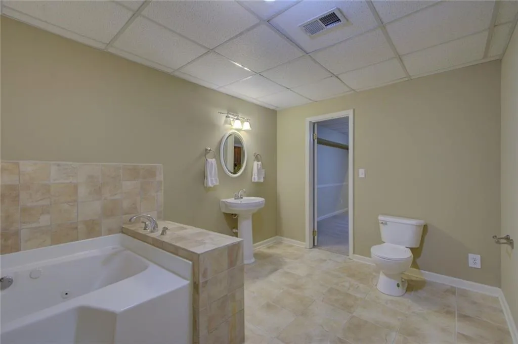 535 Calaveras Drive, Sandy Springs, Georgia 30350, 5 Bedrooms Bedrooms, ,4 BathroomsBathrooms,Residential,Sold,535 Calaveras Drive,6836375